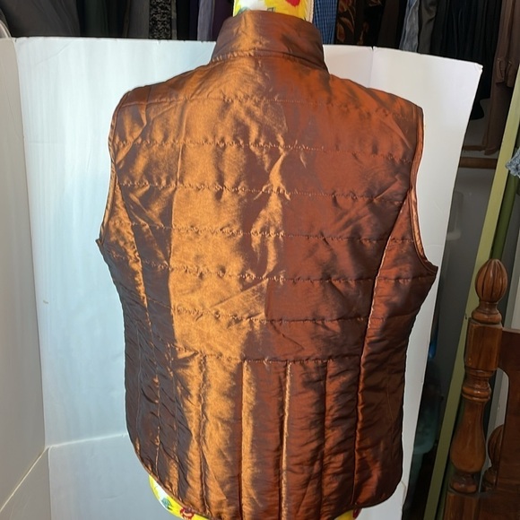 Relativity Brand ~ Lightweight and Warm Zip Up Shiny Vest - Picture 7 of 11